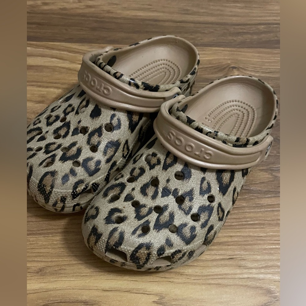 Women’s size 9 leopard cheetah print crocs